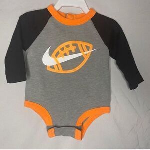 Nike long sleeve onsie size 3M